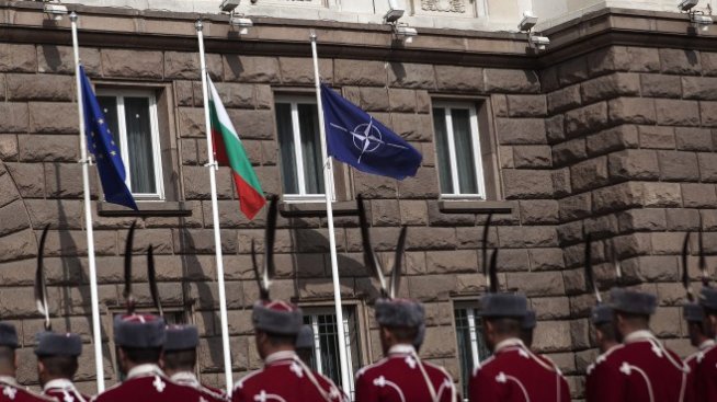 Доверието в НАТО у нас е по-ниско спрямо това в ЕС
