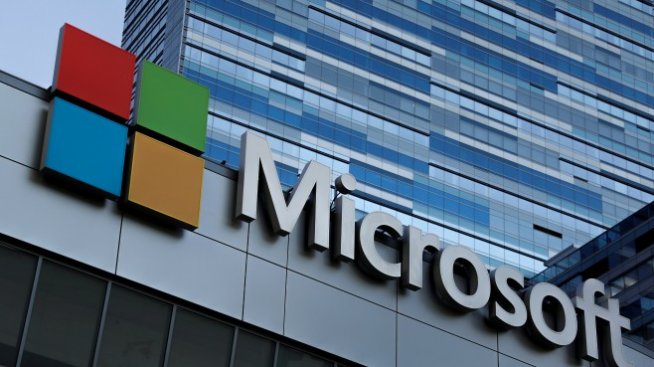 Недостигът на чипове ограничава ръста на Microsoft