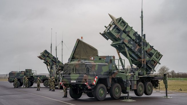 Украйна получи още системи Patriot от Германия, нова серия от взривове в Русия