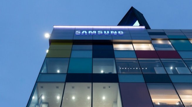 Samsung затвори магазините си в САЩ и Канада