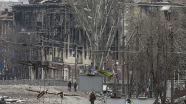 Русия възобнови щурма срещу Мариупол, бомбардировките над Луганск се засилват