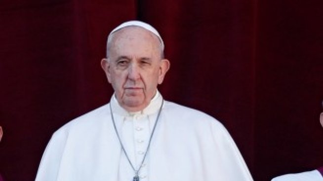 Папа Франциск защити мигрантите и призова за мир в коледното си послание