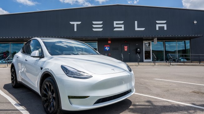 Tesla ще представи дългоочакваното си роботакси във филмовото студио на Warner Bros. Discovery