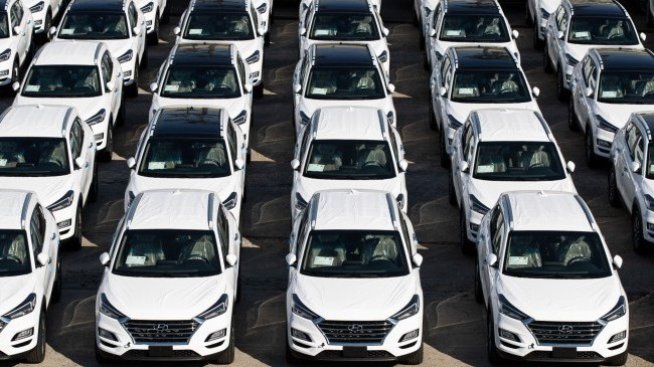 Продажбите на нови леки коли в България нарастват с над 190% през април