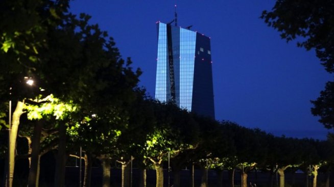 ЕЦБ все още не може да си позволи намаляване на стимулите
