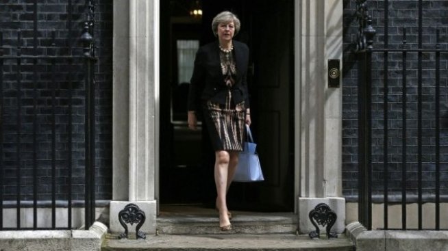 Рейтингът на Тереза Мей се срина до най-ниското си ниво