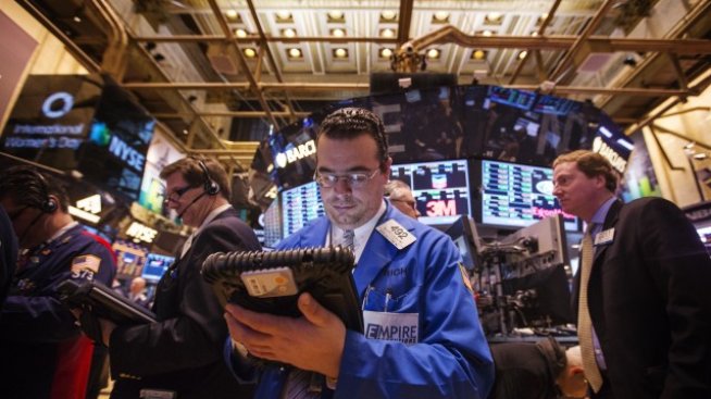 Dow Jones скочи с 390 пункта и записа своя втори най-добър ден за годината