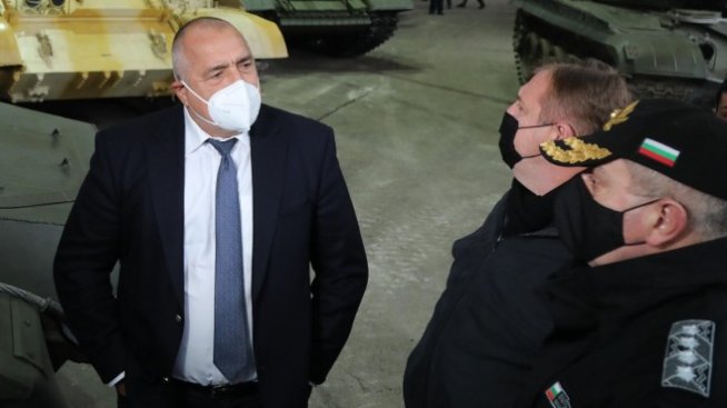 Бронираните машини за Сухопътните войски ще се правят в Търговище