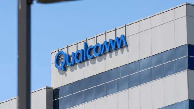Qualcomm спира да продава продукти на руски компании