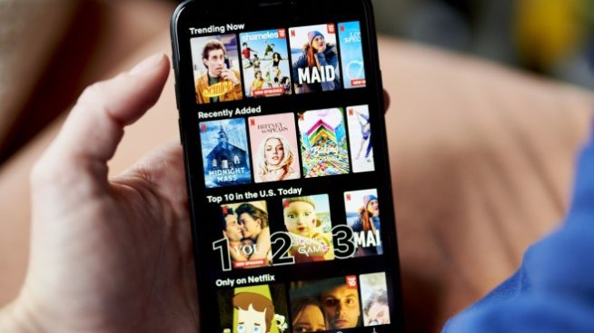 Netflix тества споделянето на акаунти извън домакинствата