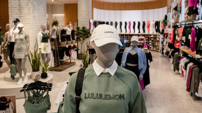 Lululemon снижи прогнозите си, разочаровайки инвеститорите за трето поредно тримесечие