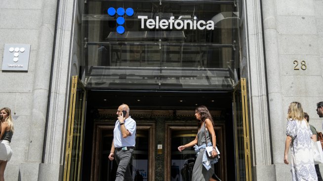 Telefonica свива наполовина дивидента си, фокусирайки се върху растежа