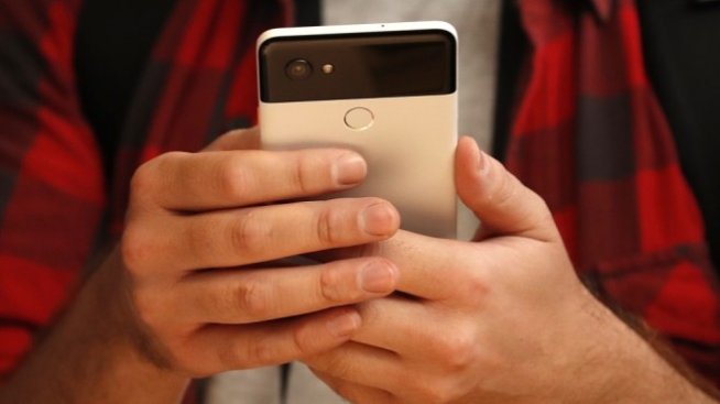Google дава 1 млрд. долара за таланти, които да ѝ помогнат в битката с Apple
