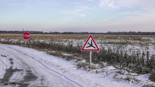 Руски дронове оставиха без ток части от украинската Сумска област