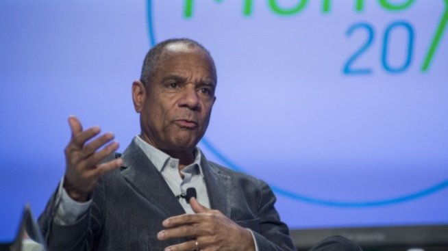 Facebook губи важен член на Борда на директорите 