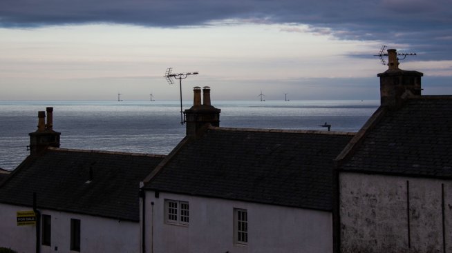 Британските продавачи на жилища намаляват офертните цени предколедно