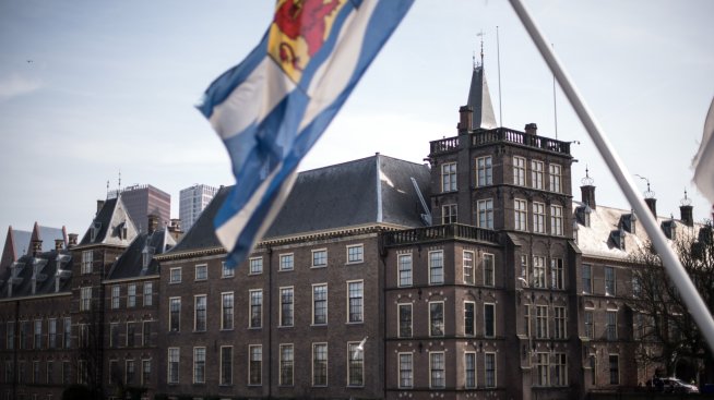 Нидерландия облекчи целта за азотните емисии преди изборите през ноември