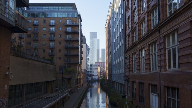 Офертните цени на жилищата във Великобритания спадат най-бързо от 4 години