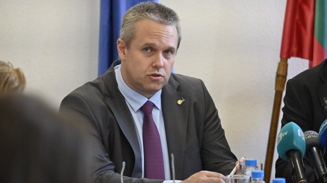 Е-бележката ще може да извинява отсъствия на ученика няколко дни преди прегледа