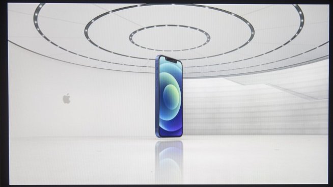 Предварителните поръчки на iPhone 12 в първия им ден надминаха тези на iPhone 11