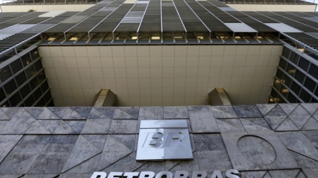 Облигационери бутат Petrobras към фалит