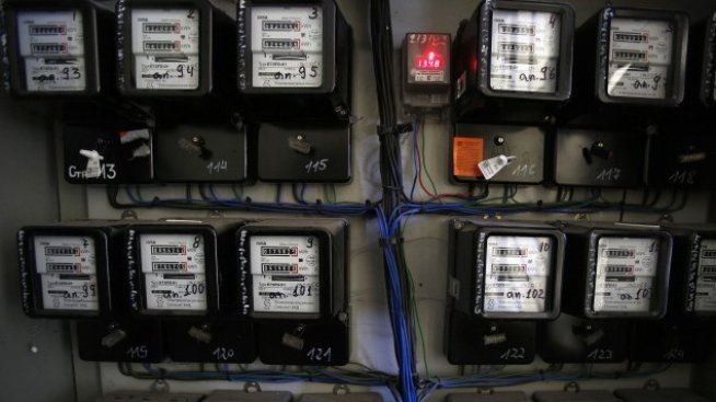 Фирмите без избран доставчик на ток ще получат типови договори