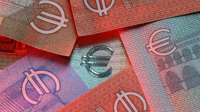 Еврото се готви да изпрати най-лошата си седмица от почти 3 години