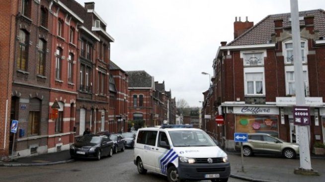 Две полицайки са ранени след нападение на мъж с мачете в Шарлероа