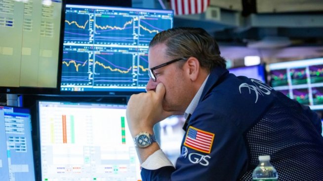 Мрачни настроения превземат Wall Street след празника и отчета на Goldman Sachs*