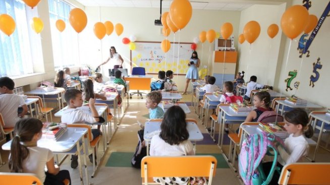 Николай Денков би предложил учебната година да започва на 5 или 6 септември