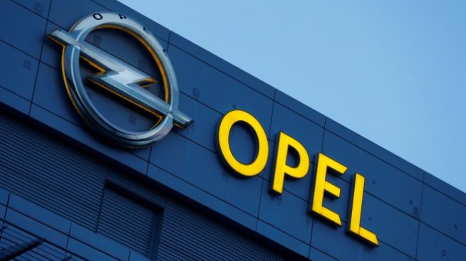 Opel изтегля 100 000 автомобила заради разследване за вредни емисии