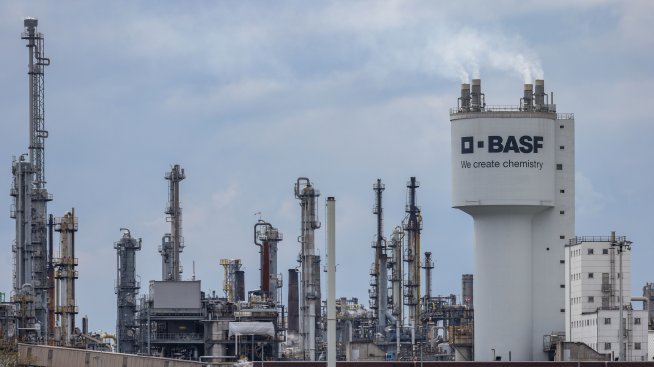 Автомобилните продукти подкрепят печалбата на BASF