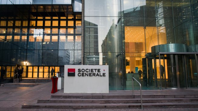 Societe Generale съкращава 900 работни места в централата си в Париж