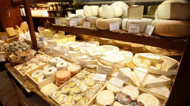 Производители на сирене са глобени от КЗК заради немлечни мазнини в продукта