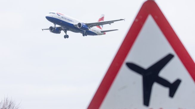 Собственикът на British Airways купува общо 53 нови самолета Airbus и Boeing