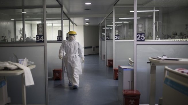 Обмисля се всяка болница в София да има COVID отделение