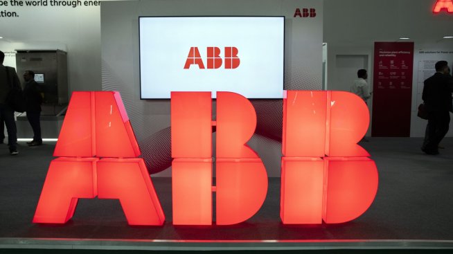 ABB придоби стартъп, който да даде "очи и мозък" на индустриалните ѝ роботи