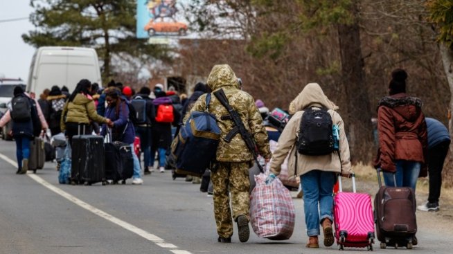 Бизнесът предлага законови промени за наемане на бежанци от Украйна