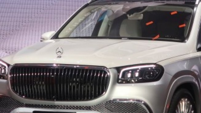 Daimler ще продава нов луксозен SUV автомобил с марка Maybach