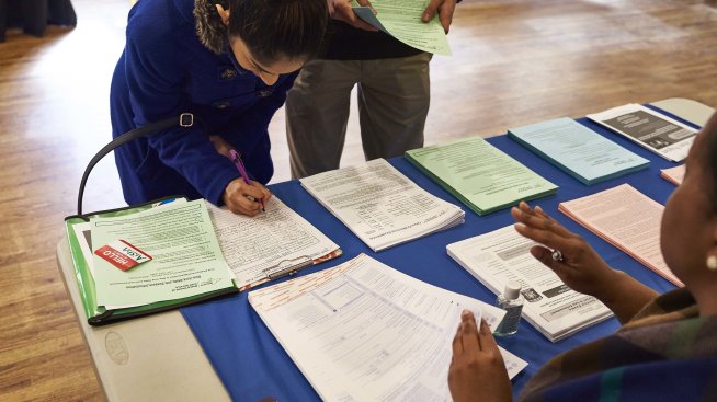 Броят на молбите за помощи за безработица в САЩ спадна до 3-месечно дъно