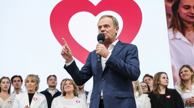 Полша ще емитира дълг в злоти, евро и долари до 2028 г.