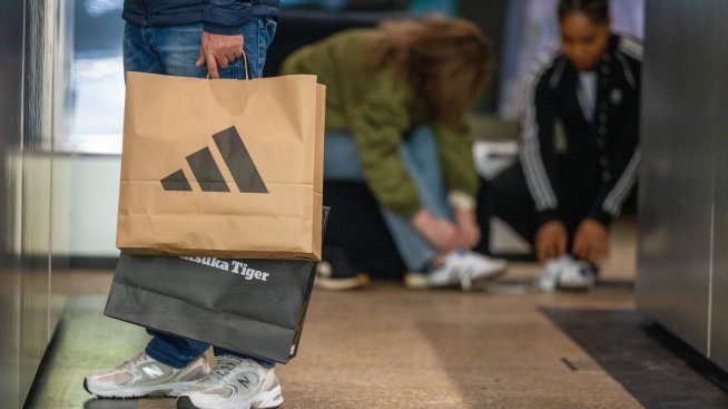 След ръста на печалбата Adidas планира обратно изкупуване на акции за 1 млрд. евро