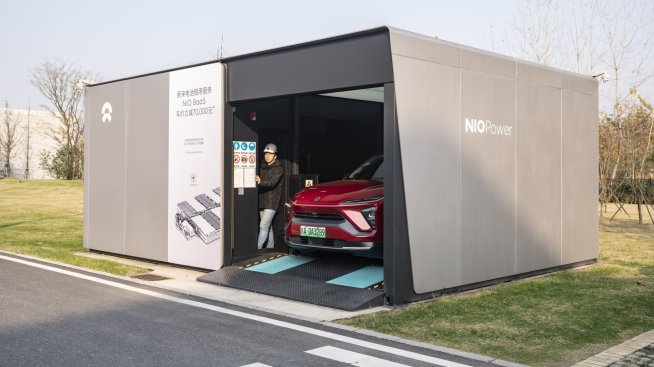 Nio ще изгради 1000 станции за смяна на електромобилни батерии в Китай през 2023 г.