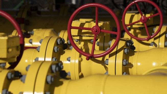 Добивът на газ в Русия се свива, подсказвайки за проблеми в икономиката