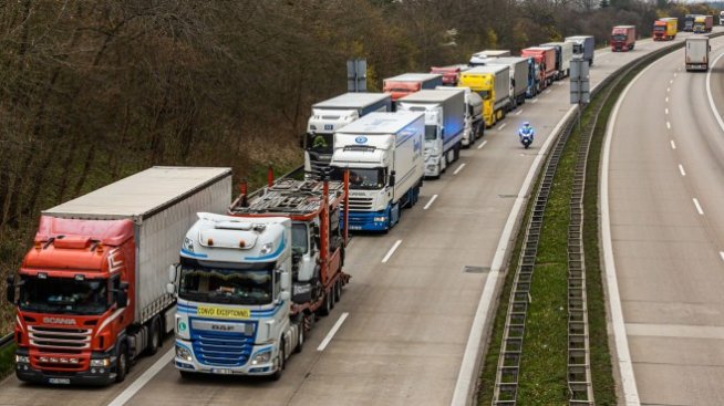 ACEA: В своя пакет за възстановяване ЕС забравя тежкотоварните превозни средства