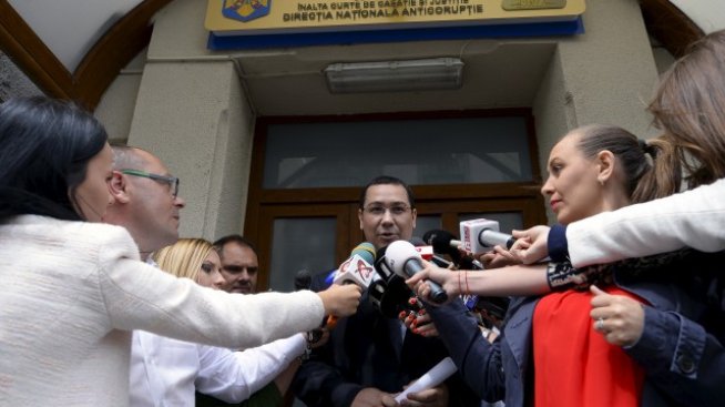 Виктор Понта бе обвинен във фалшифициране на документи и пране на пари