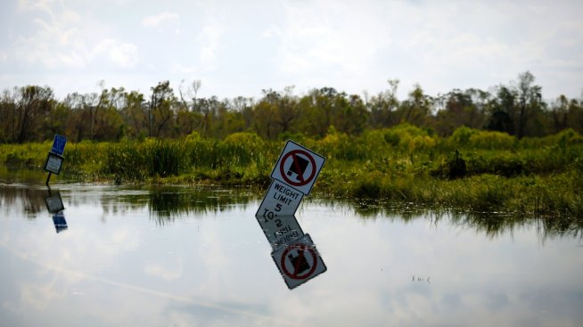 Ураганът „Хилъри“ заплашва Мексико и Калифорния с „катастрофални“ наводнения
