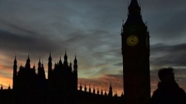 Активността в услугите във Великобритания се забави до двегодишно дъно