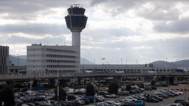 Въздушното пространство на Гърция е затворено за полети поради технически проблем