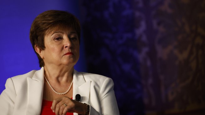 МВФ обяви най-мрачните си прогнози за световната икономика от 1990 г. насам